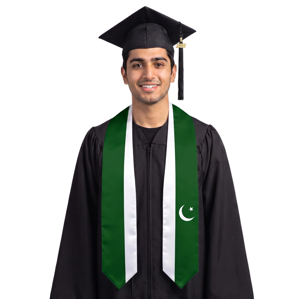 Pakistan graduation stole featuring the Pakistani flag, perfect for graduation ceremonies and cultural celebrations.⠋